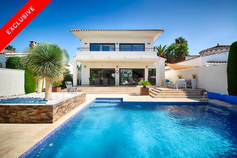 Villa i Empuriabrava, Gerona, Empuriabrava - € 1.450.000 | Ref: W-02X6ZD - foto 1